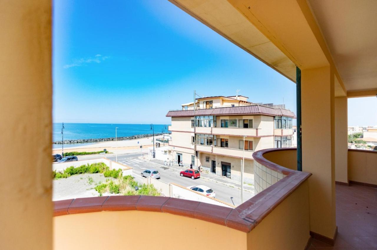 Апартаменти Waterfront House Ф'юмічіно Екстер'єр фото